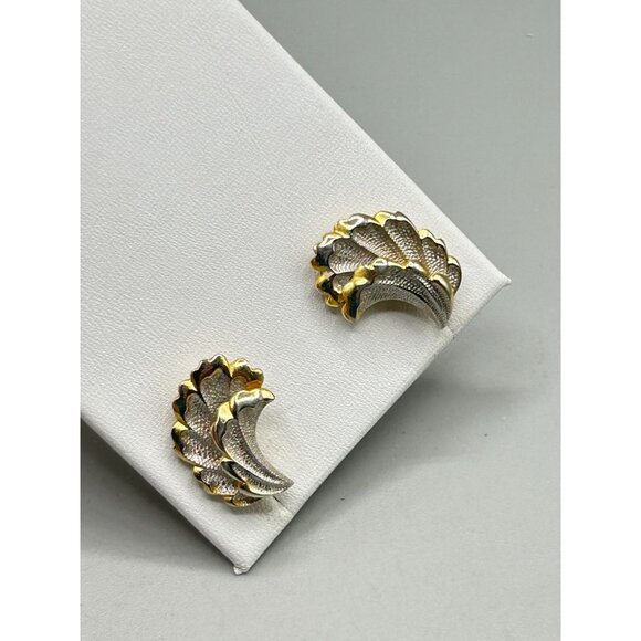 Vintage Two Tone Clip On Earrings Folded Leaf Design Elegant Detailed Clipons - Picture 2 of 7